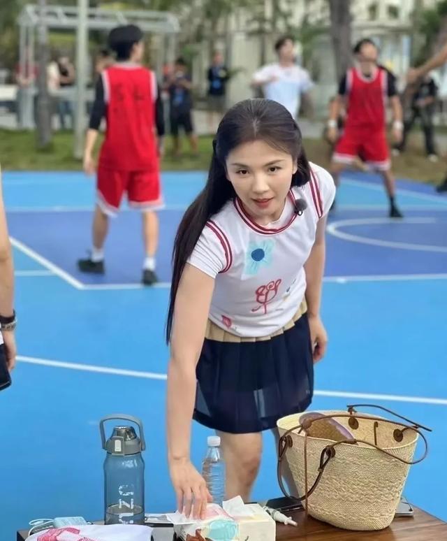 么年轻漂亮, 打球, https