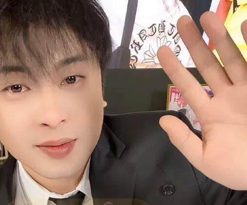 但头部主播 但头部主播