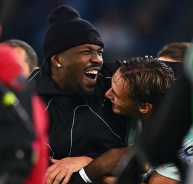 痛代价, 劳塔罗因为, 名前锋联赛